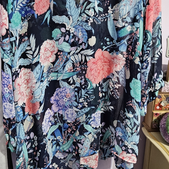 Floral long sleeve blouse - Picture 2 of 4